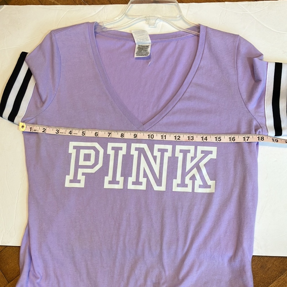 PINK Victoria’s Secret short sleeve v-neck shirt lavender size medium - Picture 6 of 7